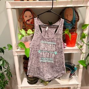 Ever hottie ‘Hasquata Matata’ it means nice booty Tank top grey